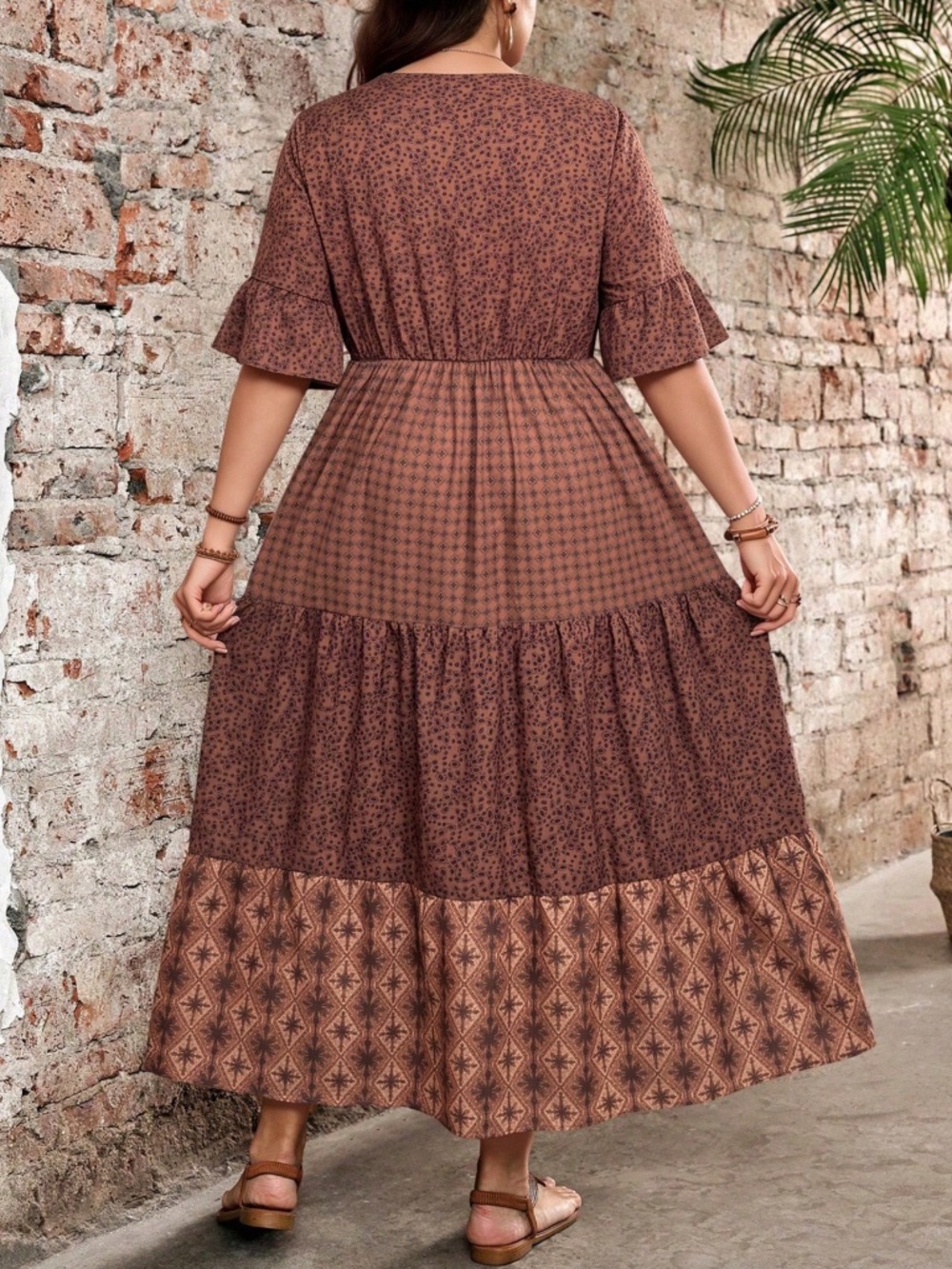 Plus All Over print V neck 1/2 sleeve dress - Picture 3 of 4
